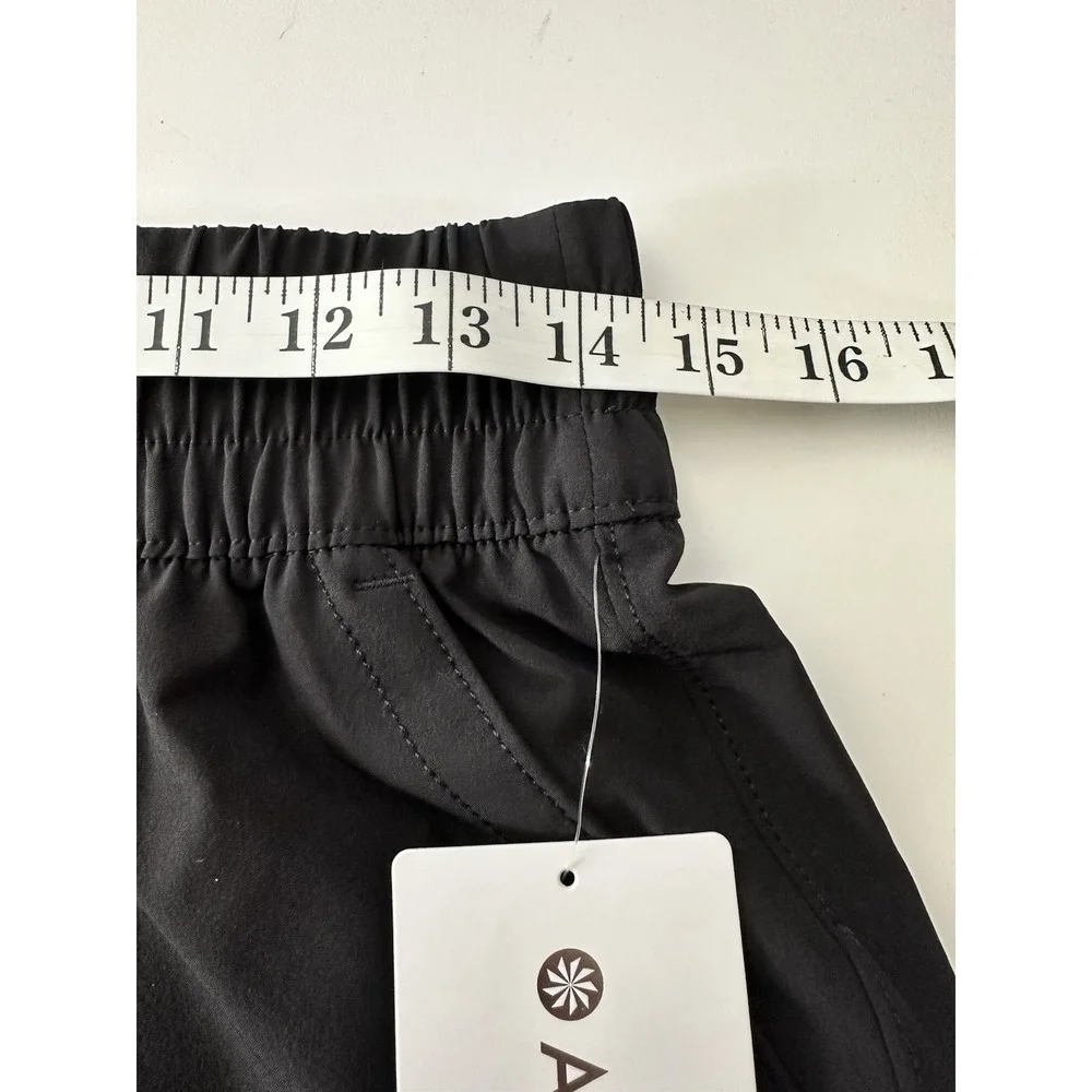 New Athleta Wayfind Short Women's Small  Performance Stretch Black Pockets